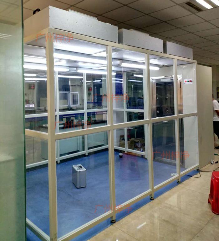 百級潔凈棚頂端布滿FFU風(fēng)機過濾單元 百級潔凈棚頂端布滿FFU風(fēng)機過濾單元